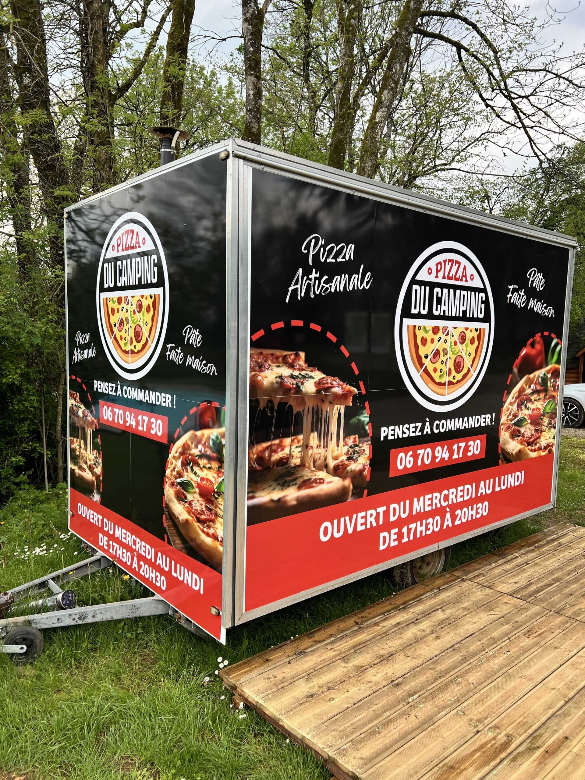 vitrophanie camion pizza camping croix d'arles